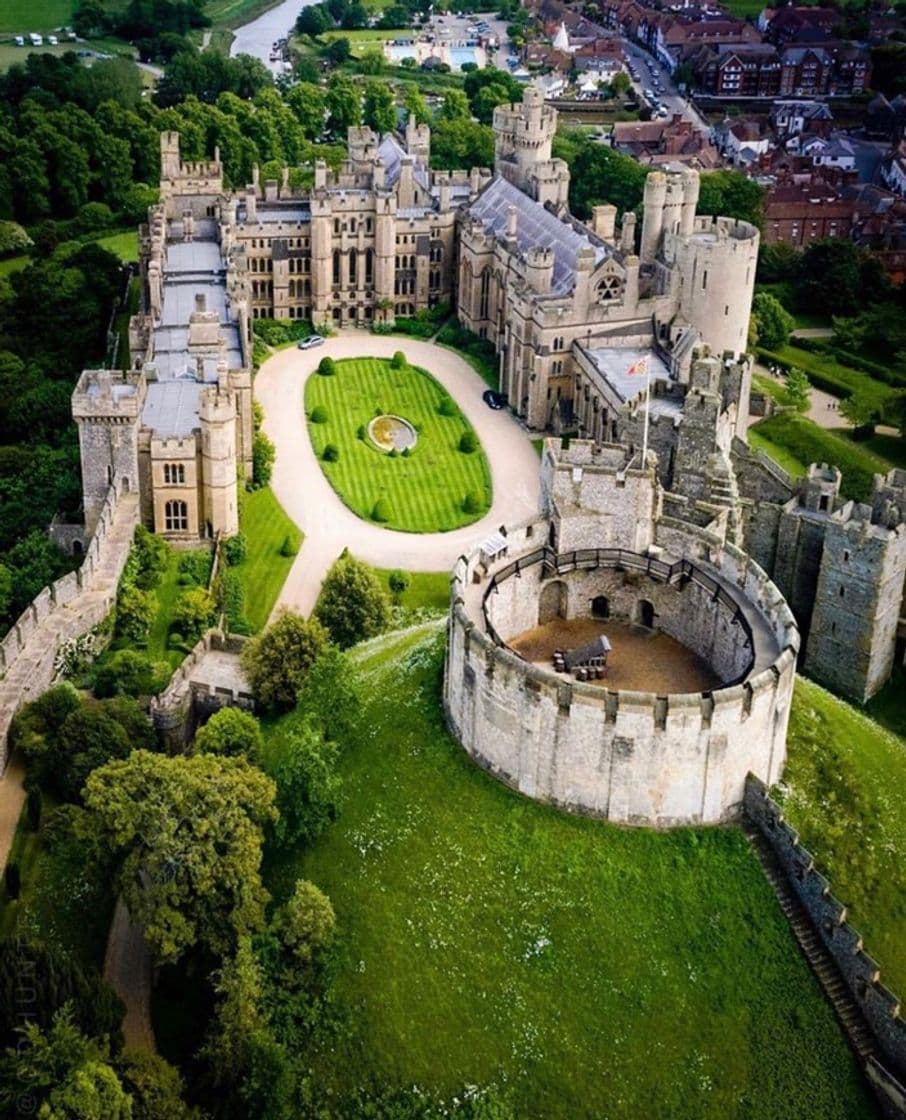 Place Arundel Castle