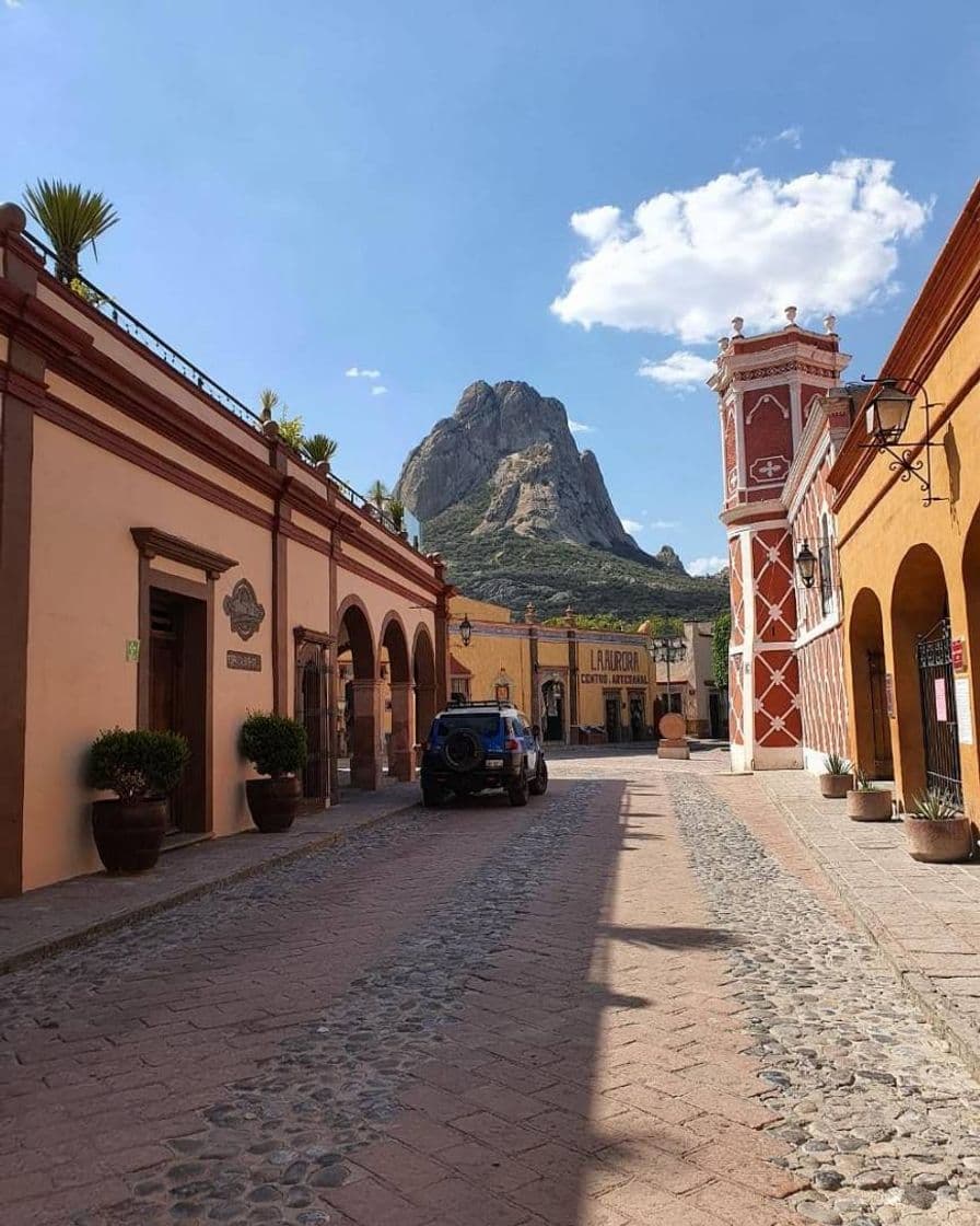 Place Peña de Bernal