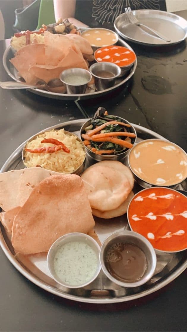 Restaurants Curry sultan.  https://www.google.com.mx/search?q=curry+sult