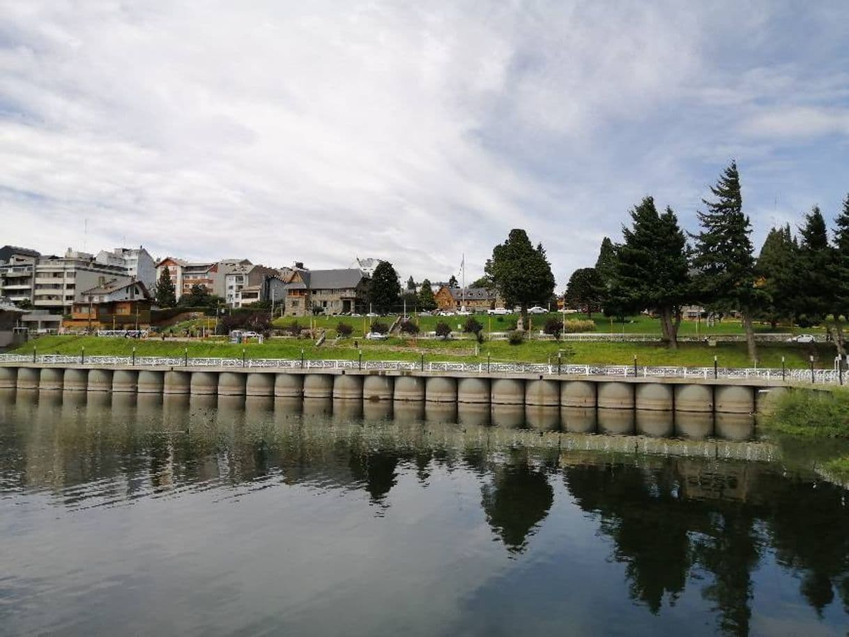 Place Avenida Costanera