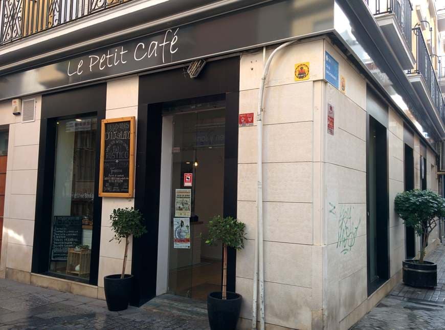 Restaurants Le Petit Café