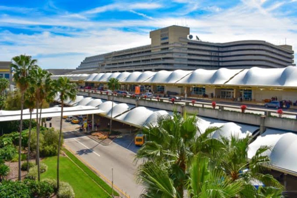 Lugar Orlando International Airport (MCO)