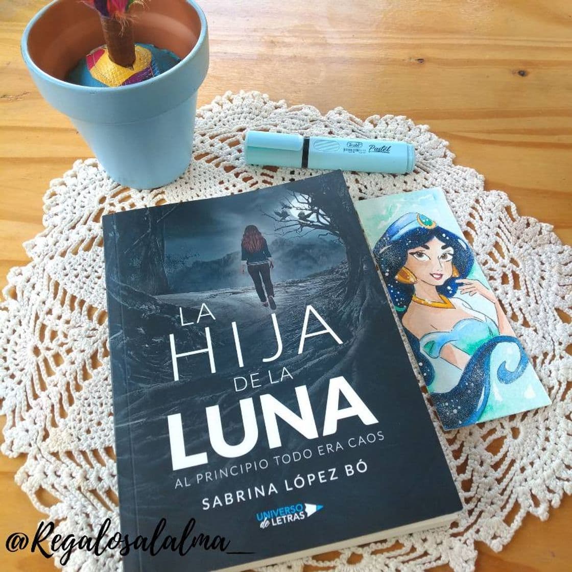 Fashion 💙Reseña: La hija de la luna 