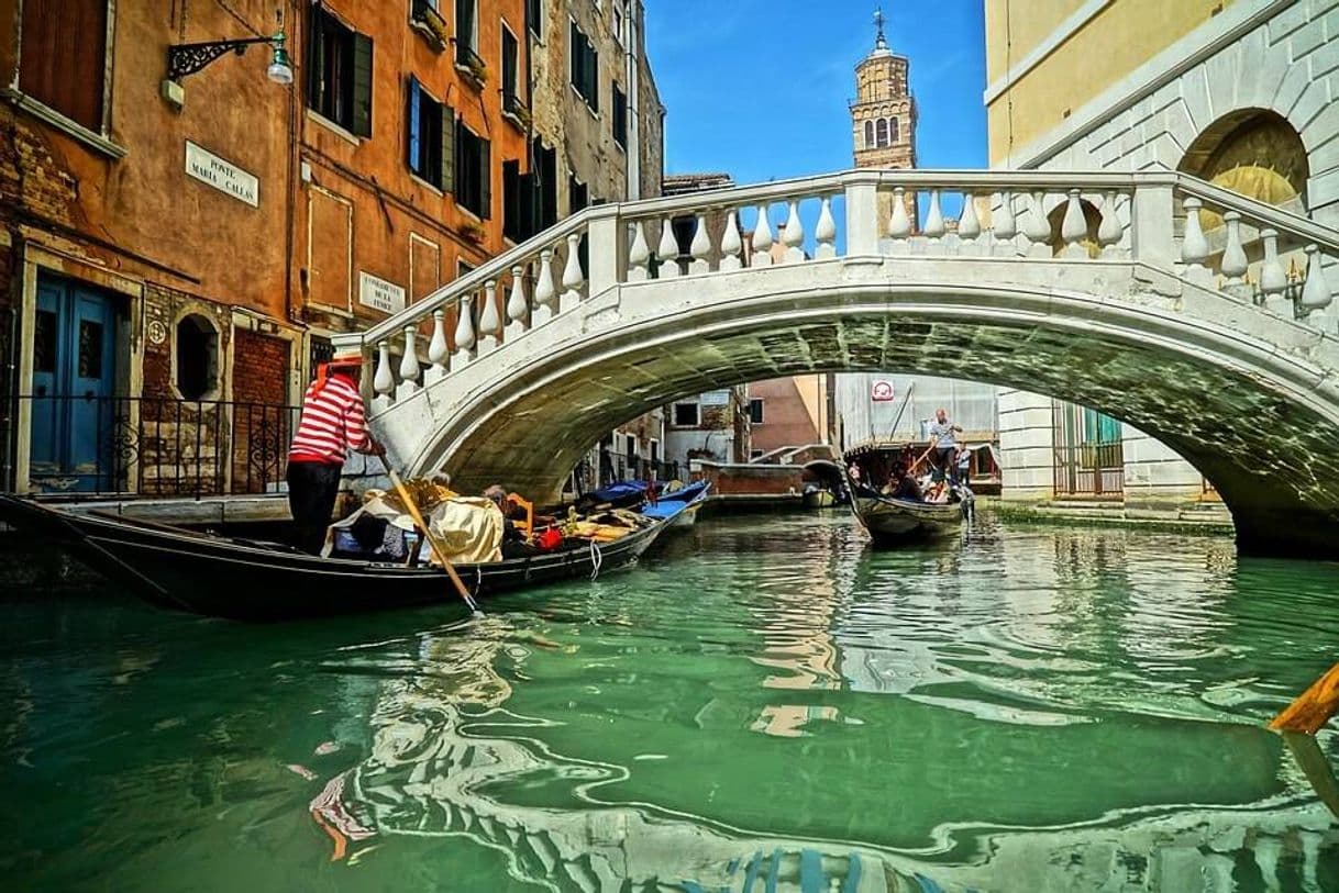 Place Italia, Venecia