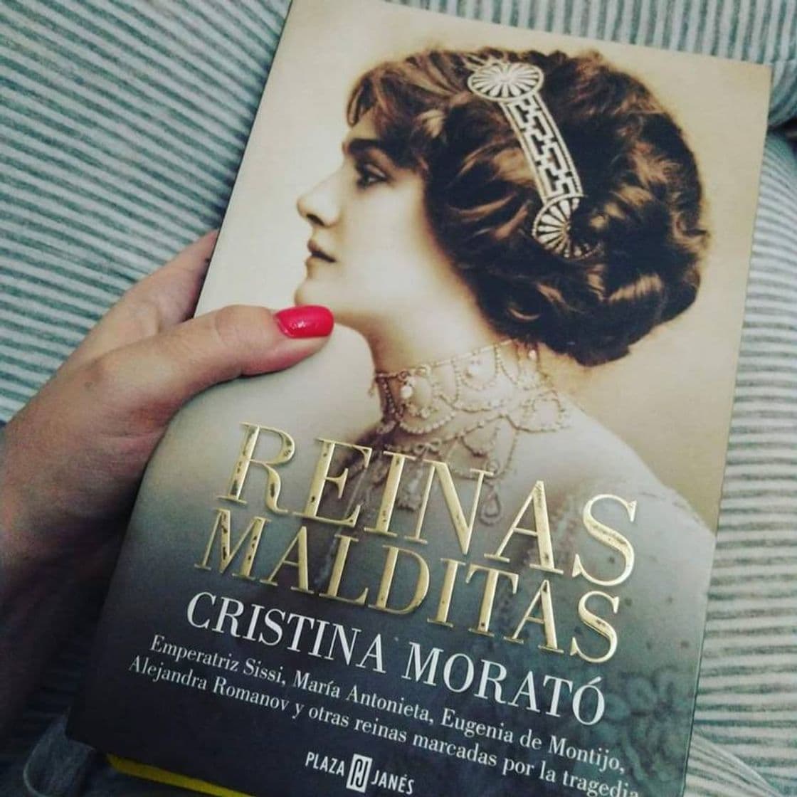 Libro Reinas malditas: Emperatriz Sissi, María Antonieta, Eugenia de Montijo, Alejandra Romanov y