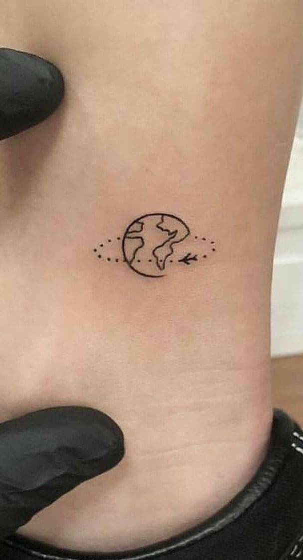 Moda 2 coisas....quero viajar todo o mundo e fazer essa tattoo