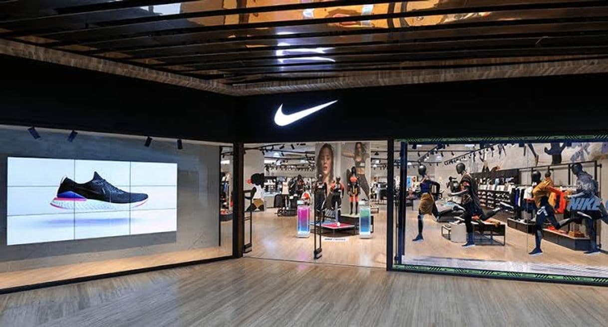 Place Nike Artz Pedregal