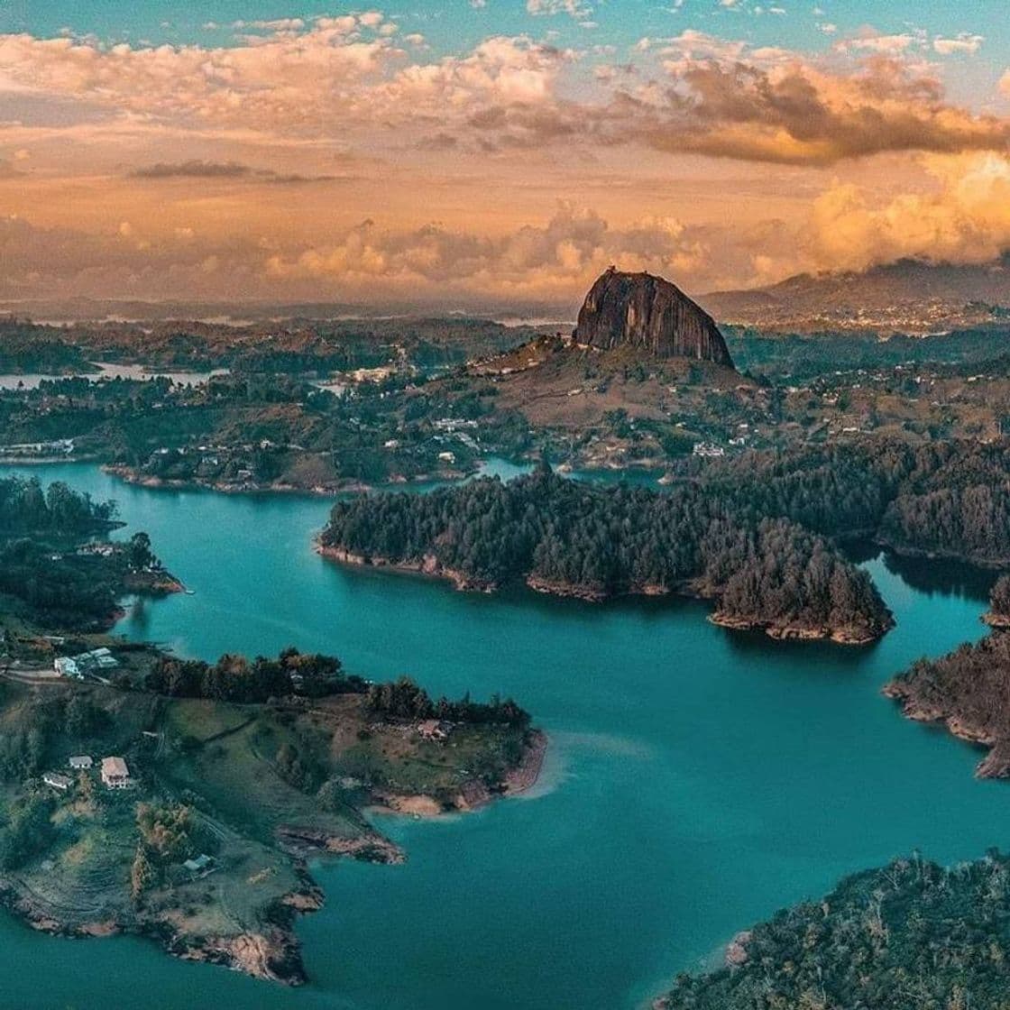 Lugar Embalse Peñol-Guatapé