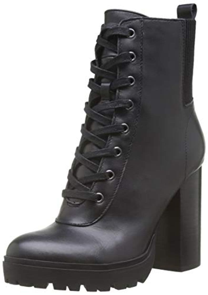 Moda Steve Madden Latch Bootie