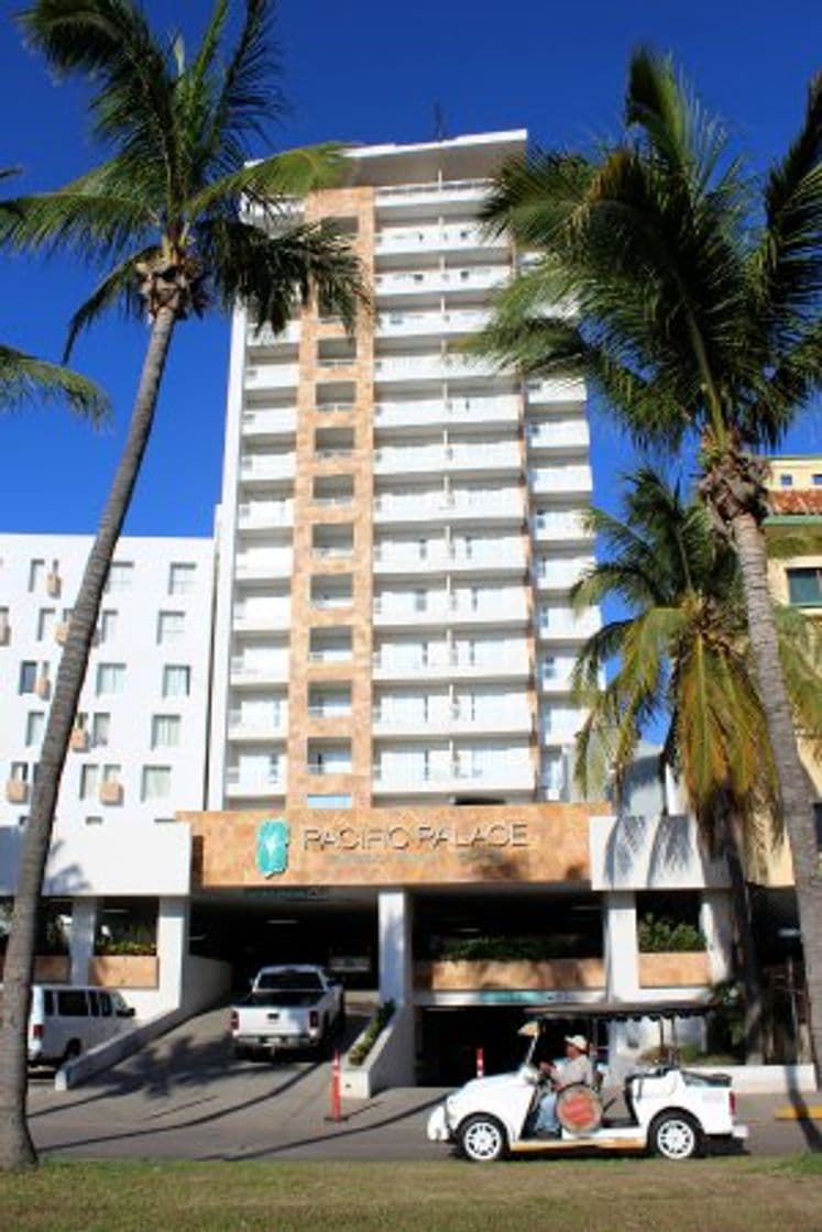 Lugar Pacific Palace Tower Beach Hotel