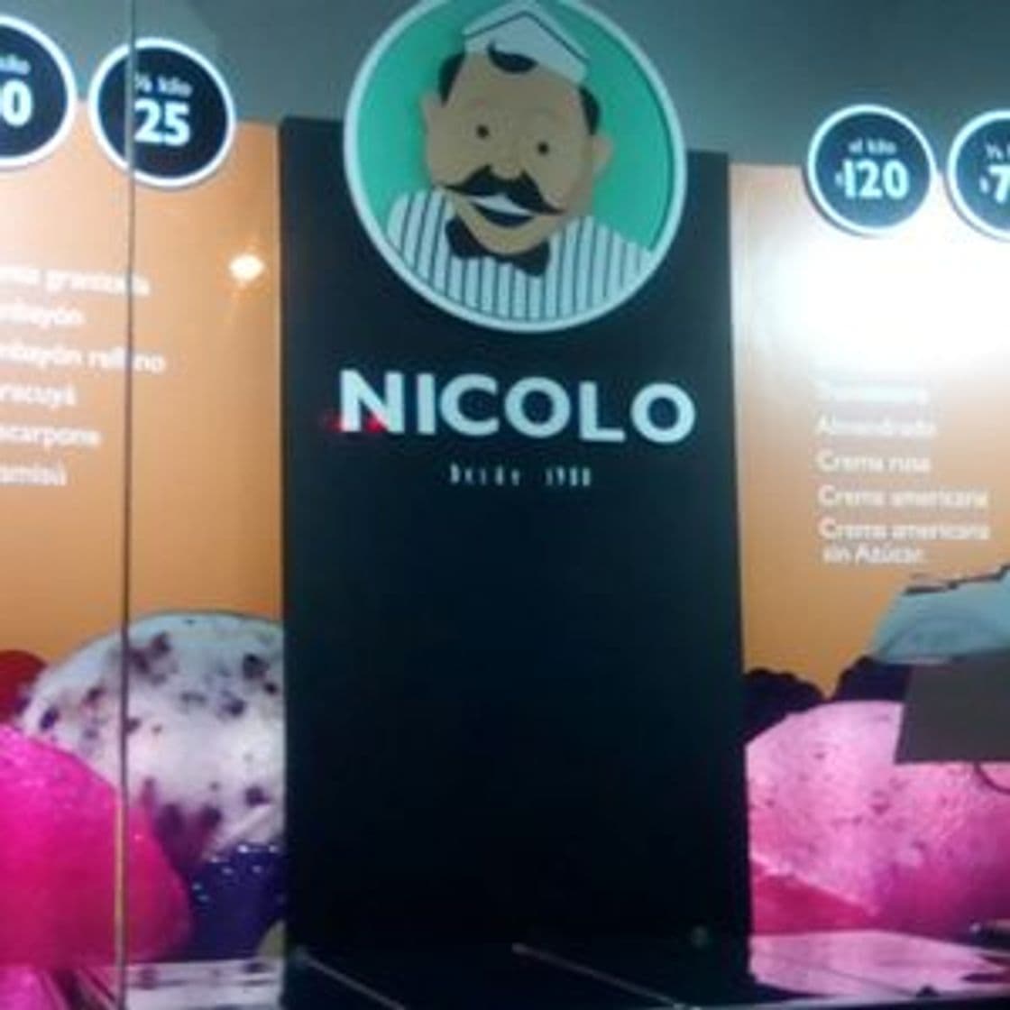 Place Nicolo Helados