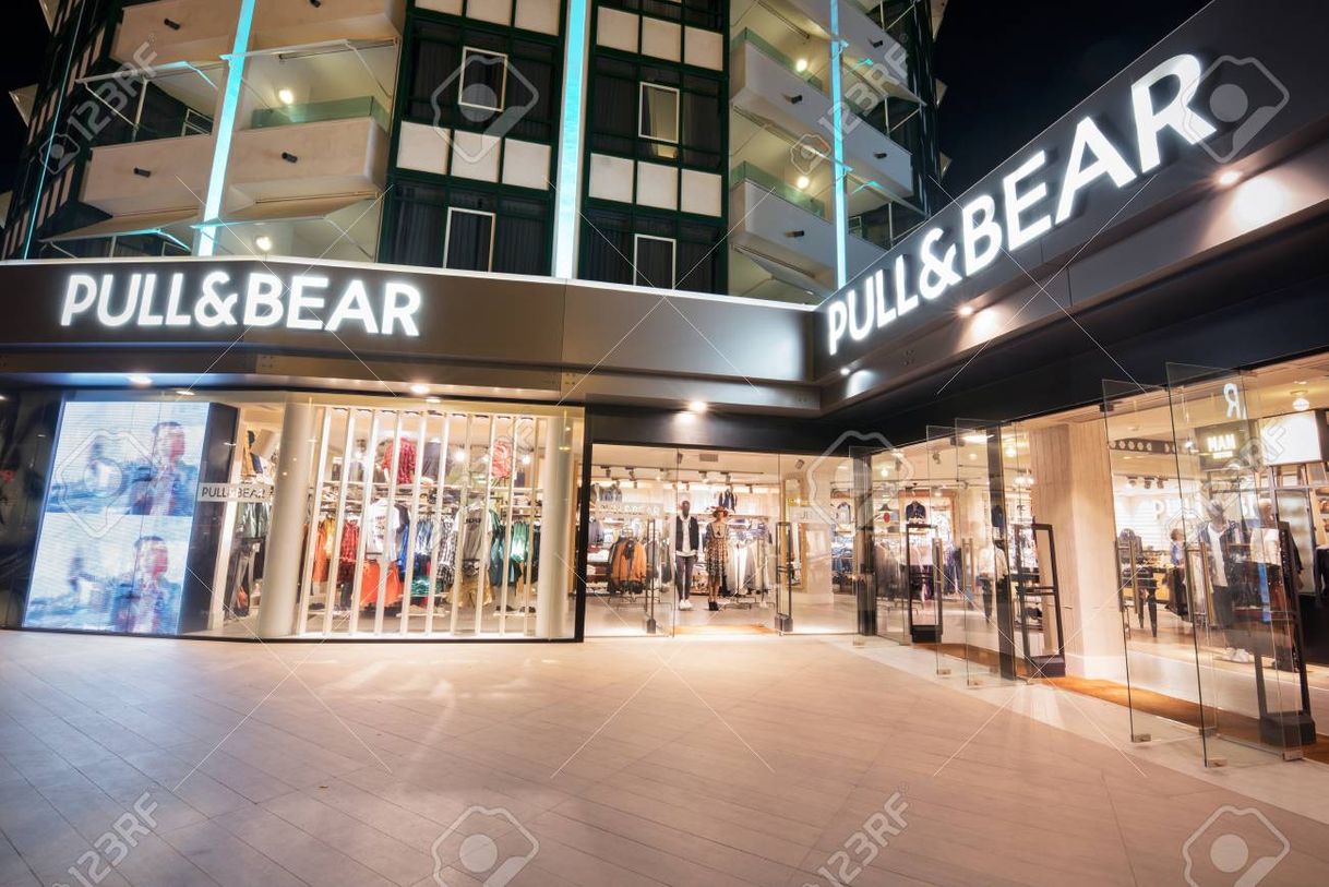 Place Pull & Bear