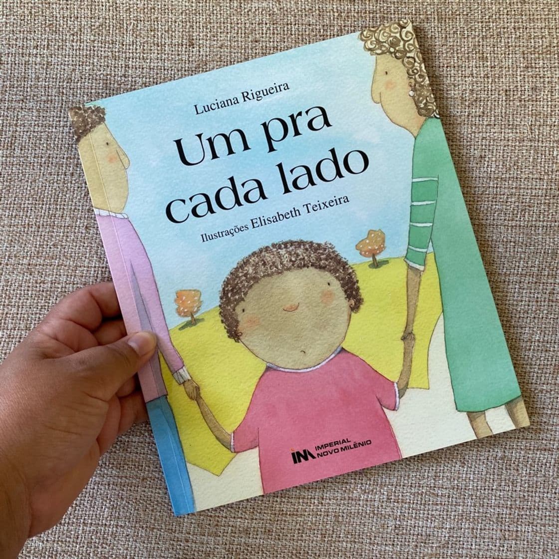 Libro Um pra cada lado 