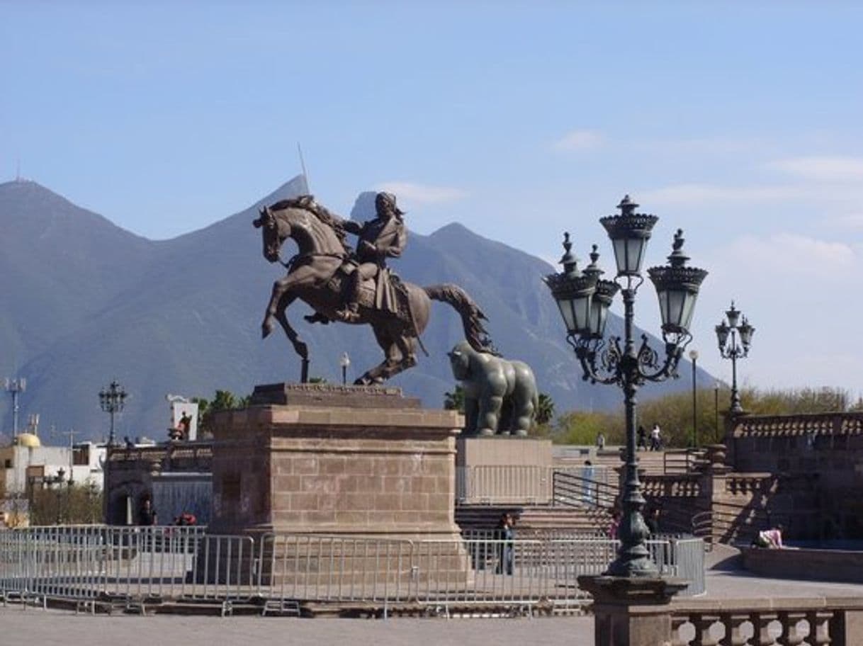 Place Macroplaza