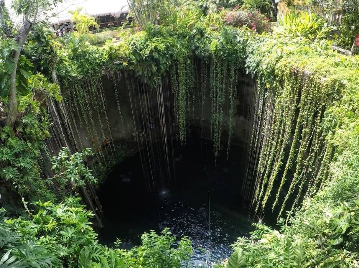 Lugar Cenote Ik-Kil