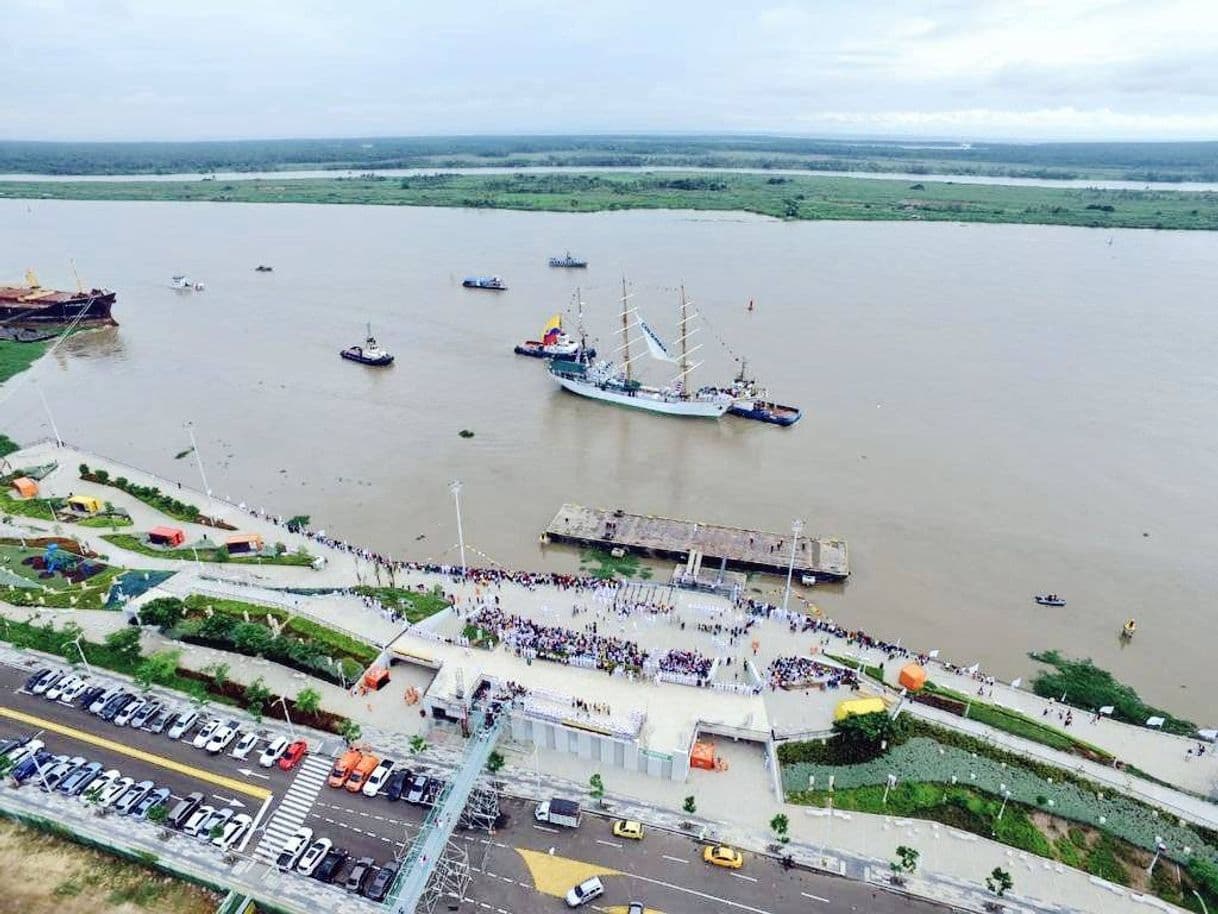 Lugar Malecón Puerta De Oro