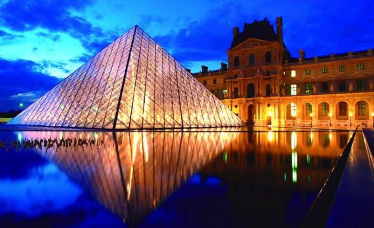 Place Museo del Louvre