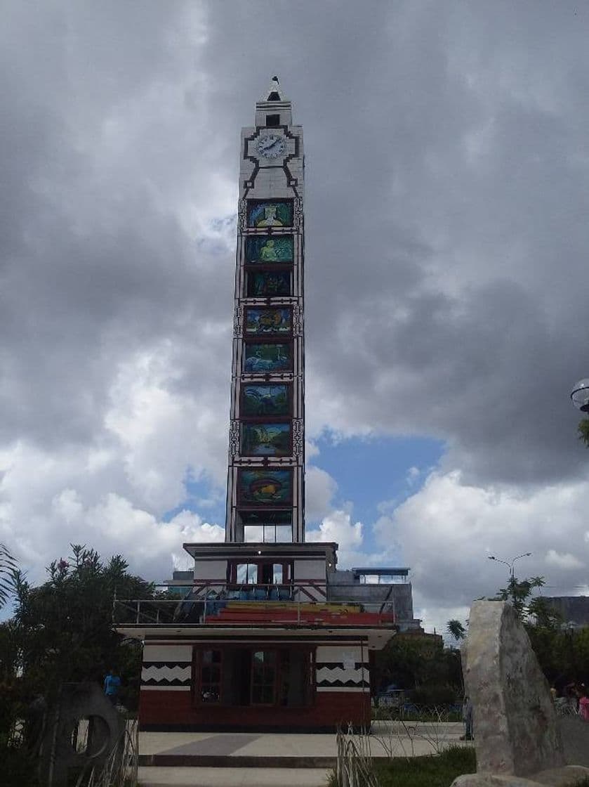 Lugar Plaza del Reloj Puerto Pucallpa