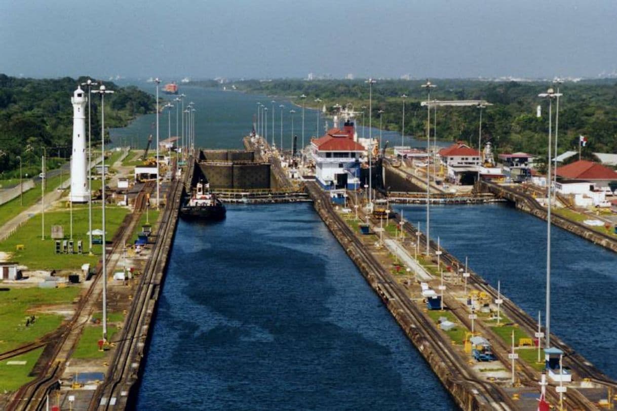 Place Panama Canal