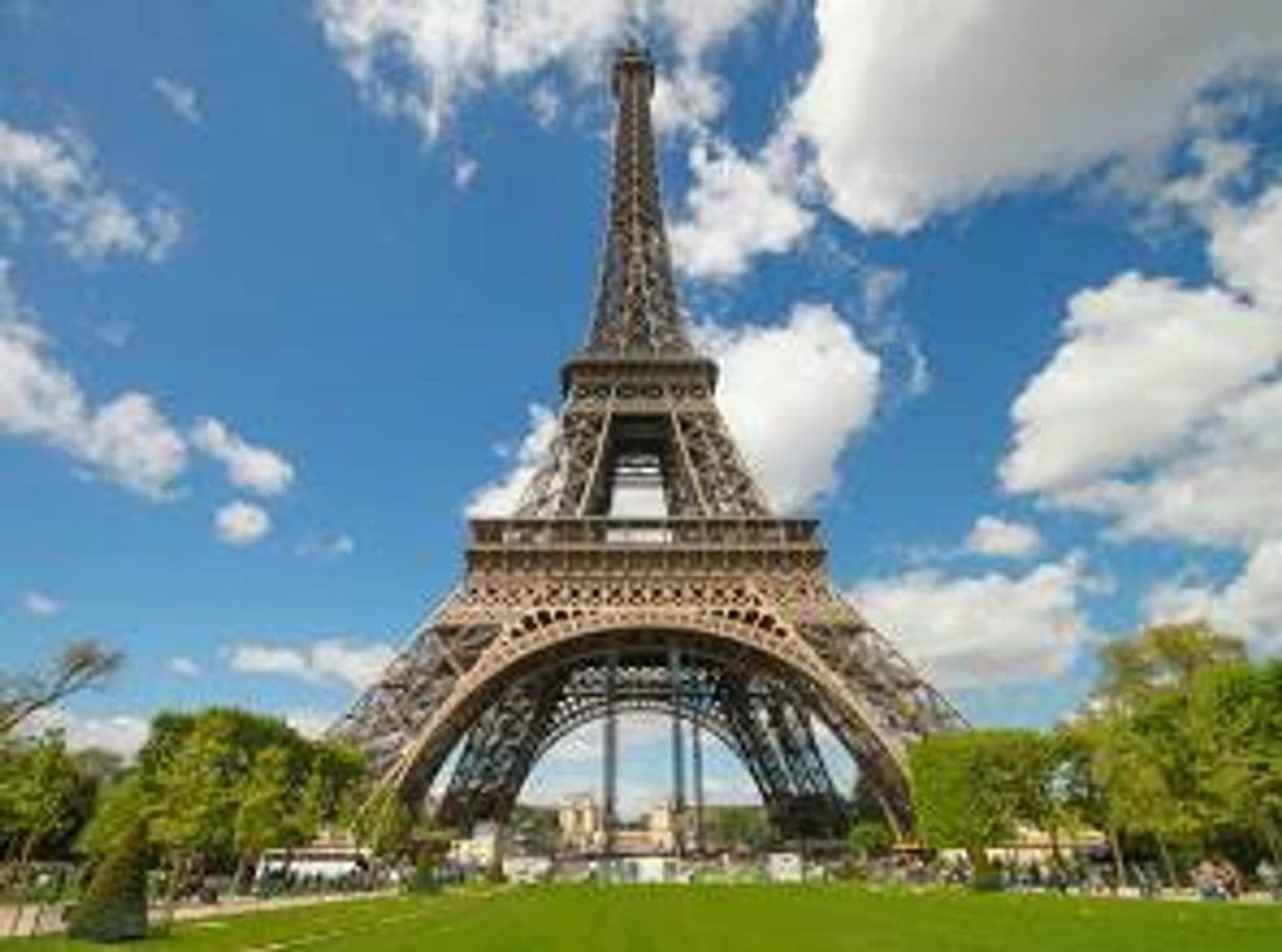 Place Torre Eiffel