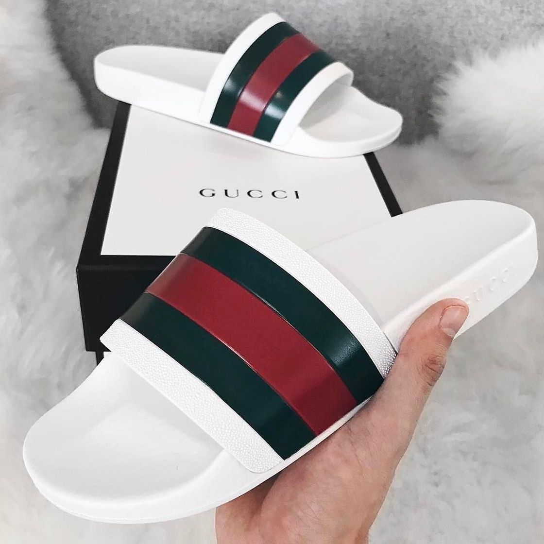 Product Chinelos Gucci