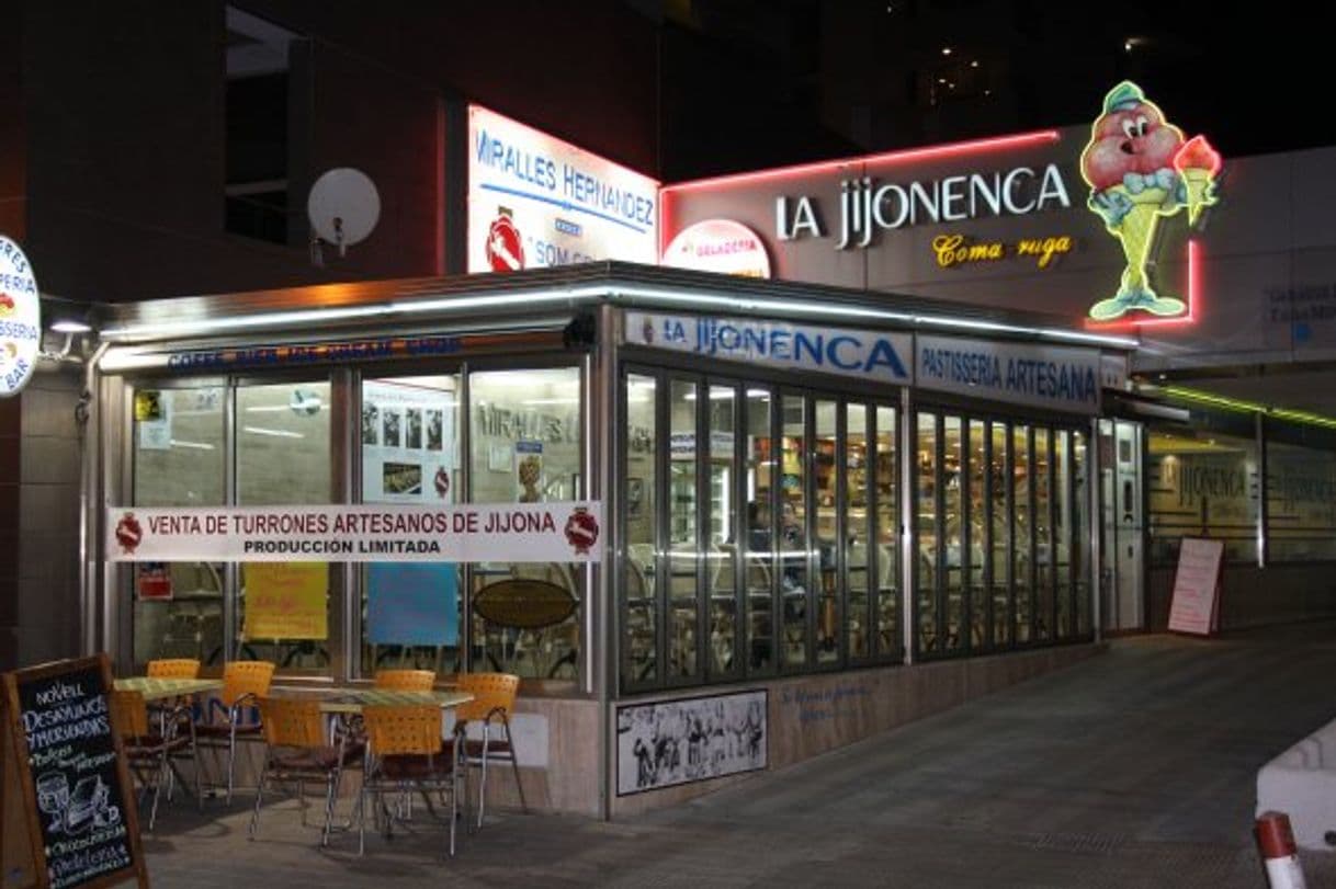 Restaurants La jijonenca De Comarruga"lago de los peces"