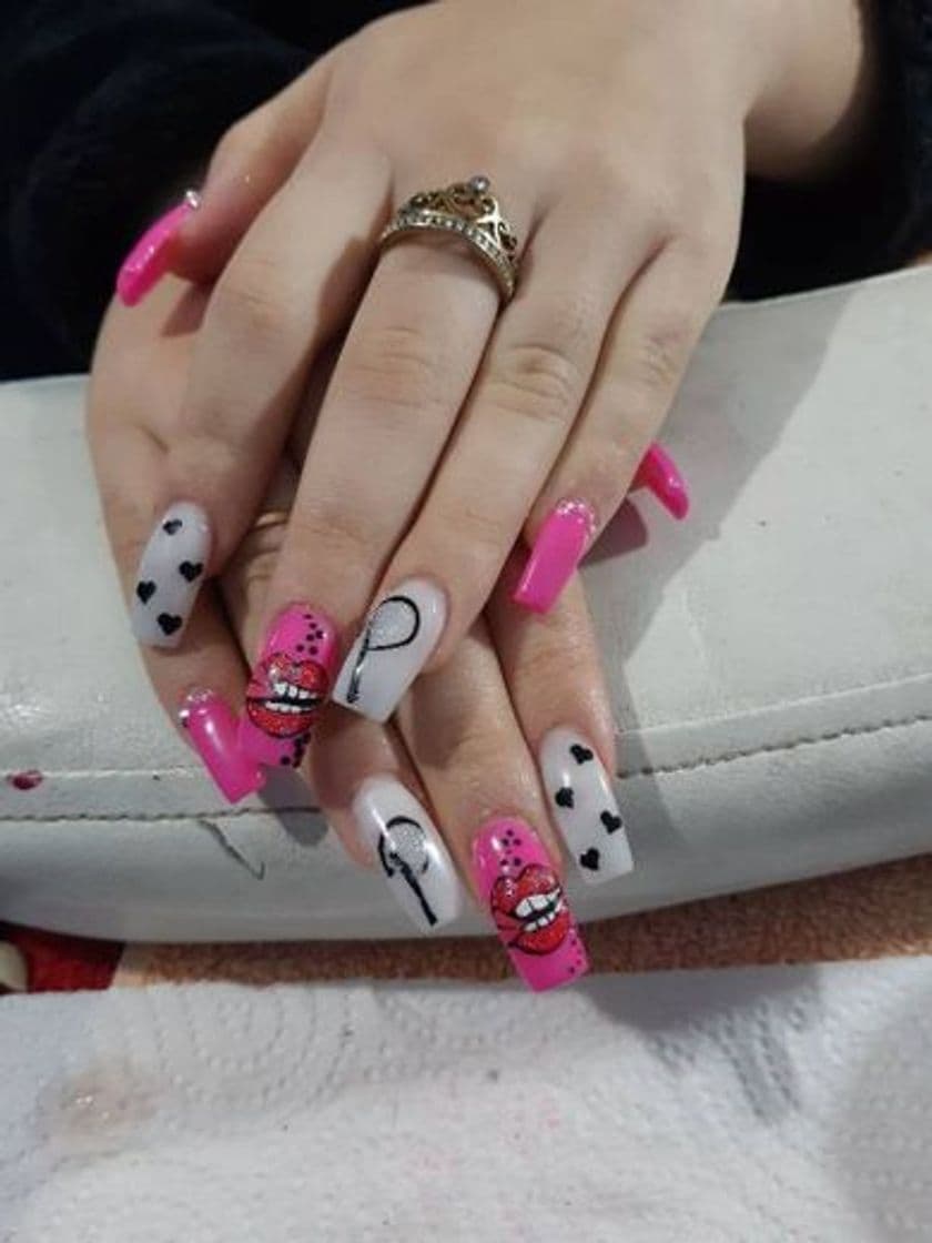 Fashion Exclusivos diseños de uñas acrílicas  mano ALZADAS 💅