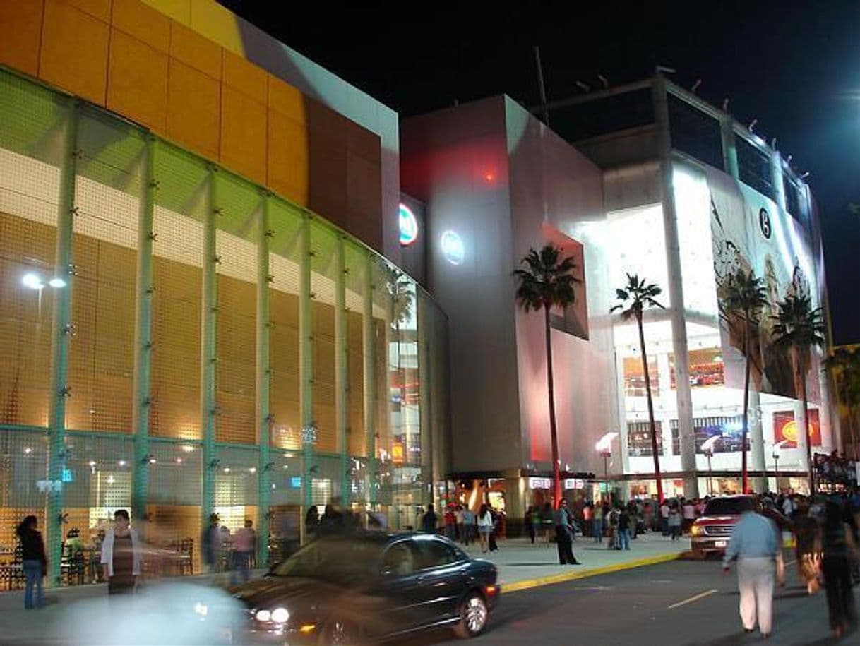 Lugar GALERIAS GUADALAJARA