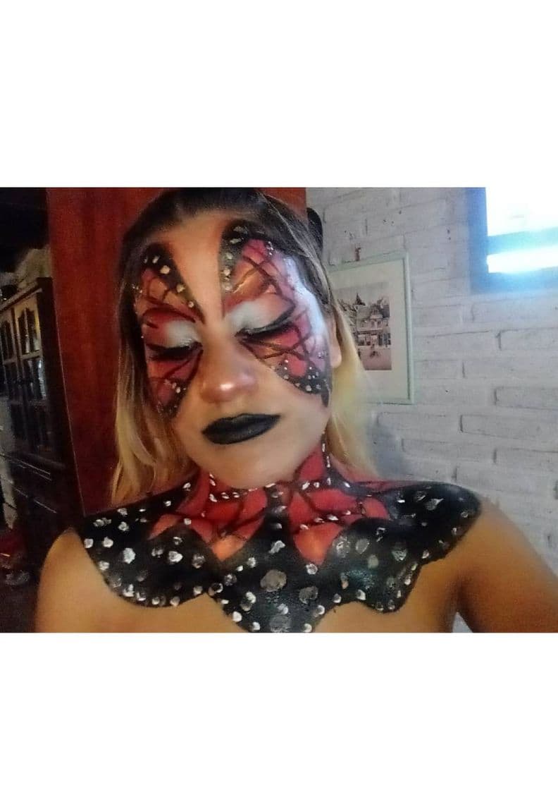 Moda Makeup mariposa