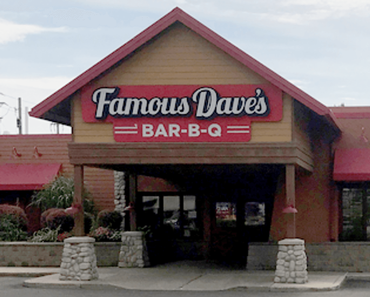 Restaurants Famous Dave's Bar-B-Que