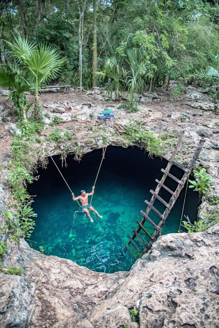 Lugar Cenote Calavera