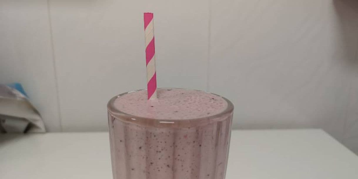 Moda Batido de fresa, arándanos y avena saludable