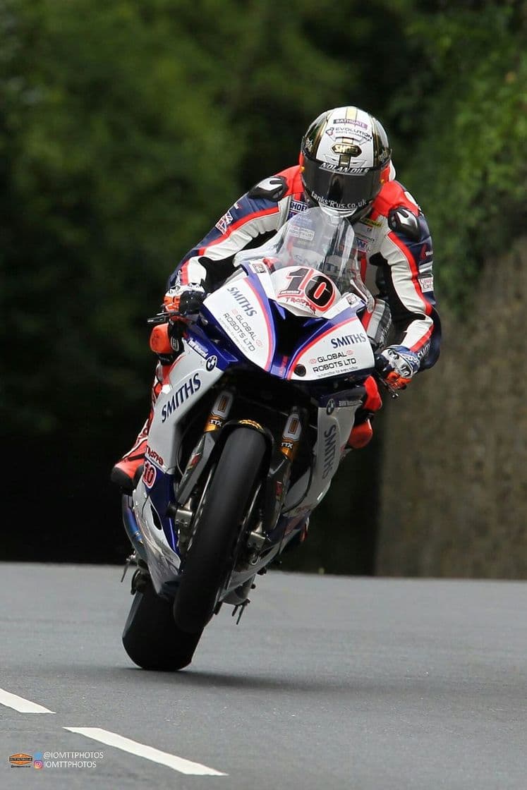 Movie Pure, unfiltered speed. 018 Senior TT Race, Peter Hickman.