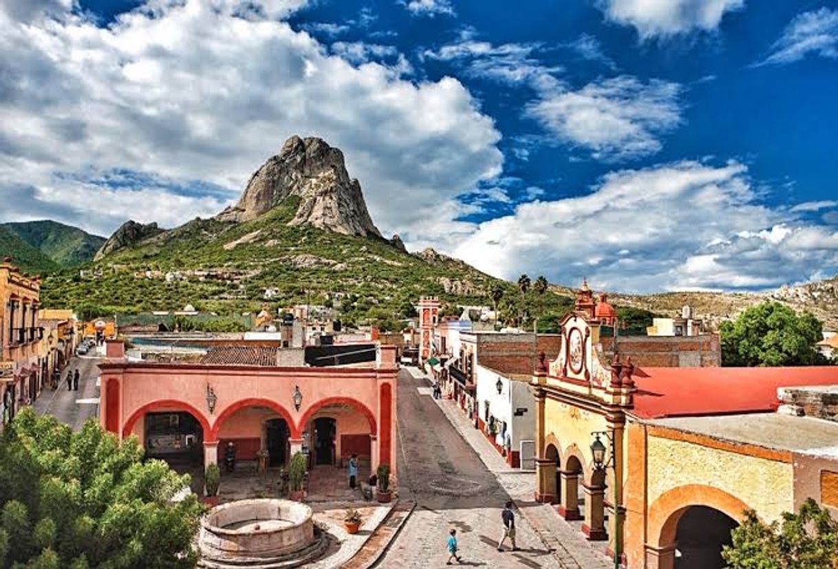 Place Bernal