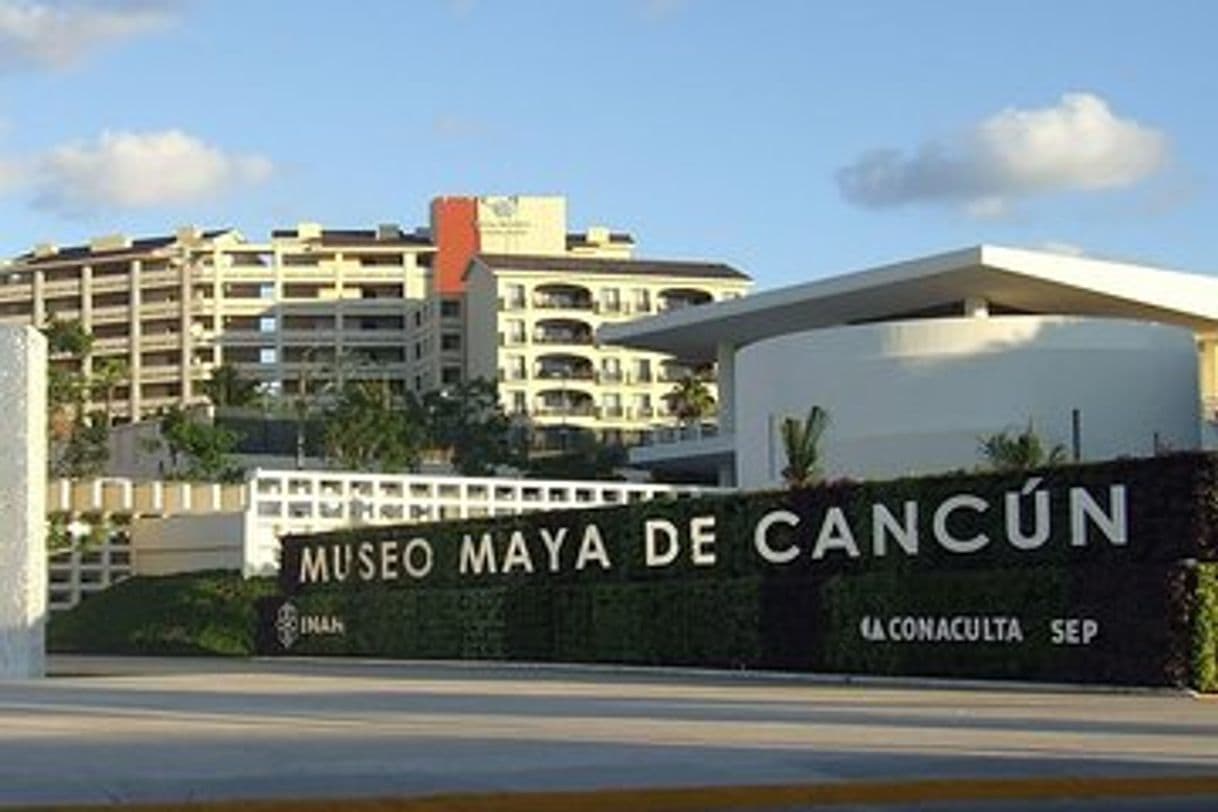 Lugar Museo Maya de Cancún y Zona Arqueológica de San Miguelito