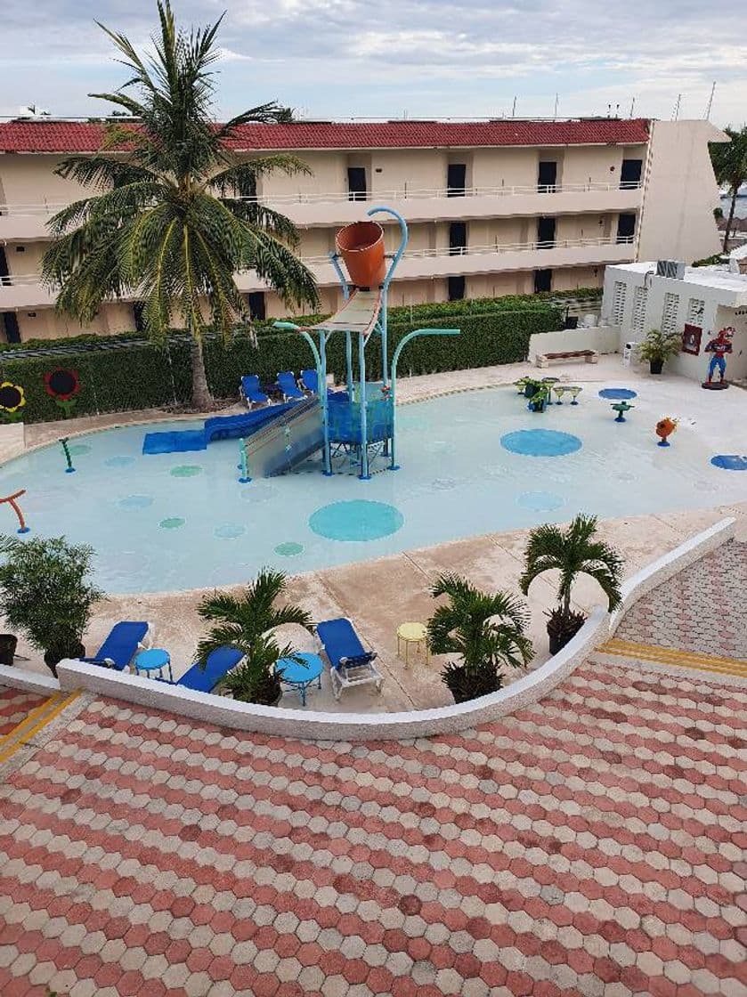 Lugar Aquamarina Beach Hotel Cancun