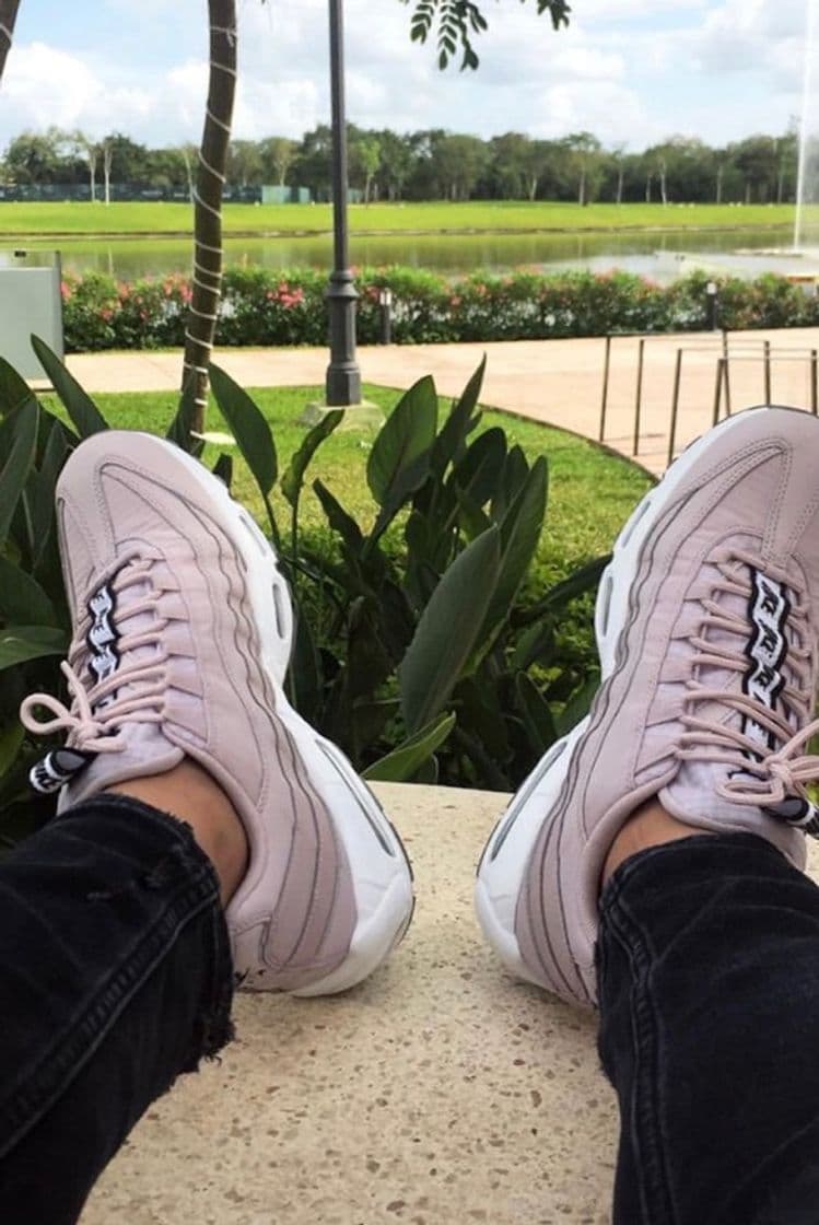 Moda Nike Wmns Air MAX 95, Zapatillas de Gimnasia para Mujer, Blanco