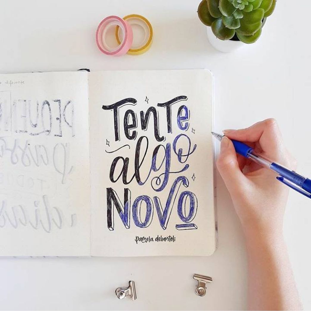 Moda Lettering preto e azul