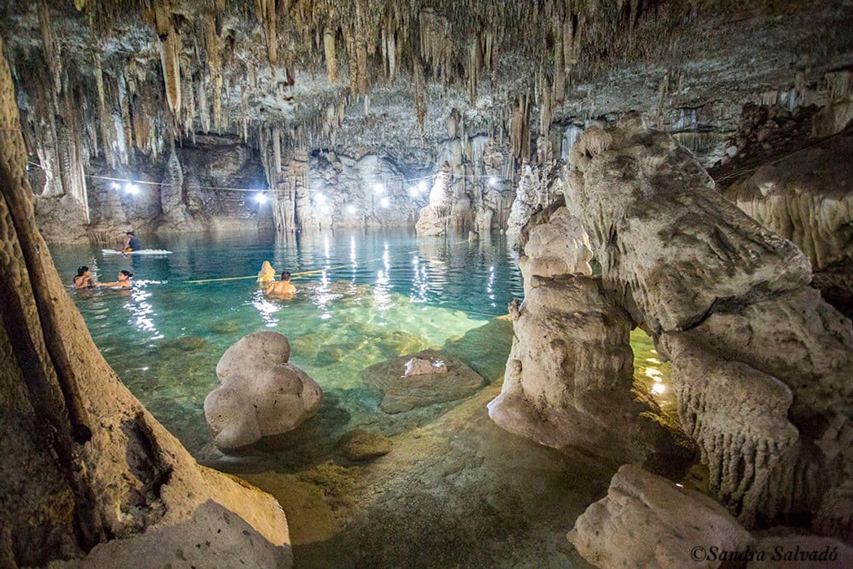 Lugar Cenote Choj Ha