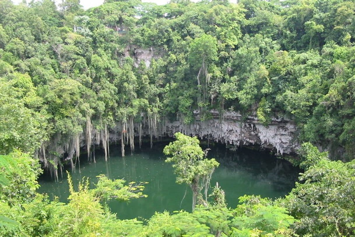 Place Los Tres Ojos