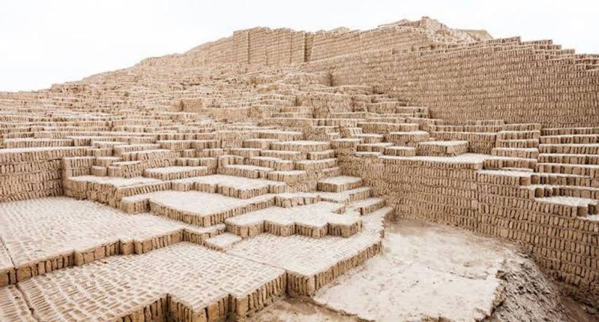 Place Huaca Pucllana