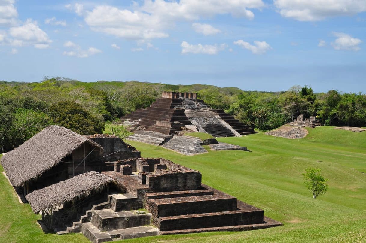 Lugar Zona Arqueológica de Comalcalco