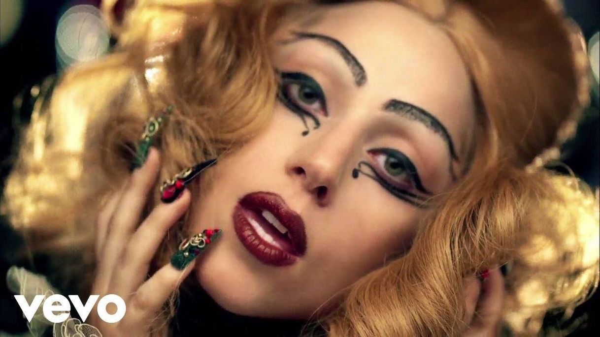 Moda Lady Gaga - Judas (Official Music Video) - YouTube