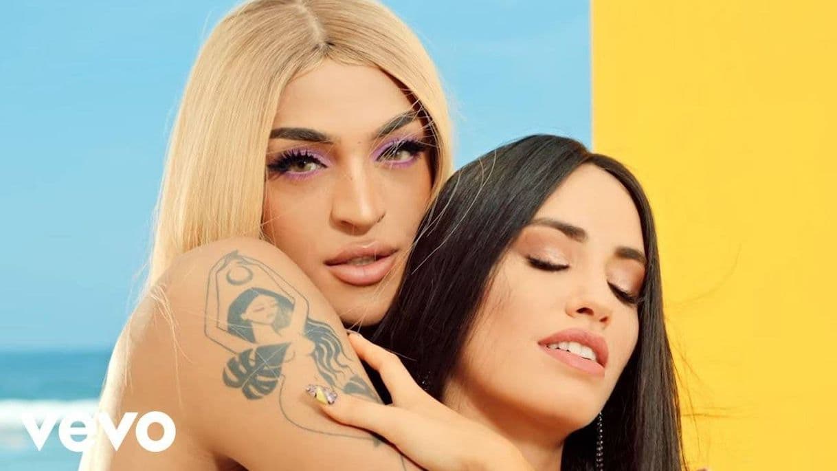 Moda Lali - Caliente (Official Video) ft. Pabllo Vittar - YouTube