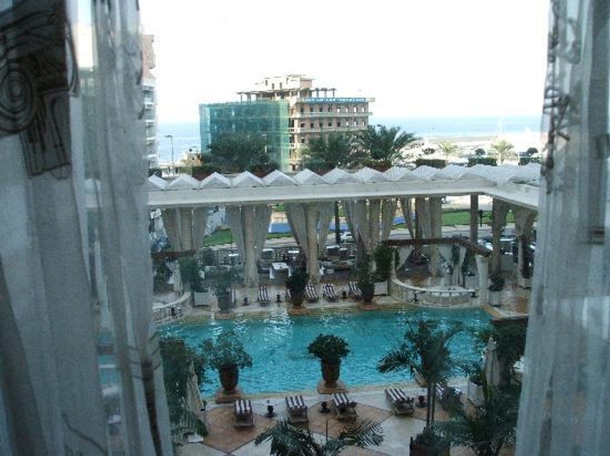 Lugar Phoenicia InterContinental Hotel