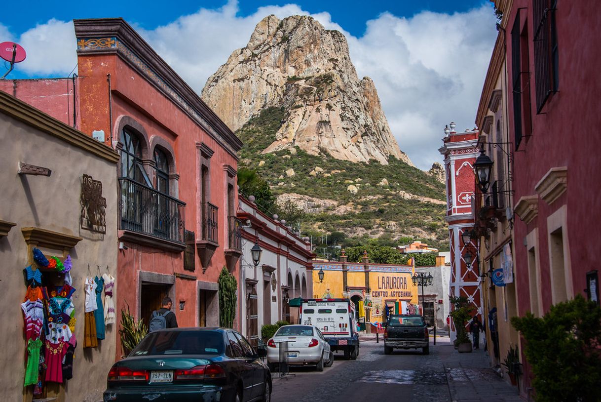 Place Bernal