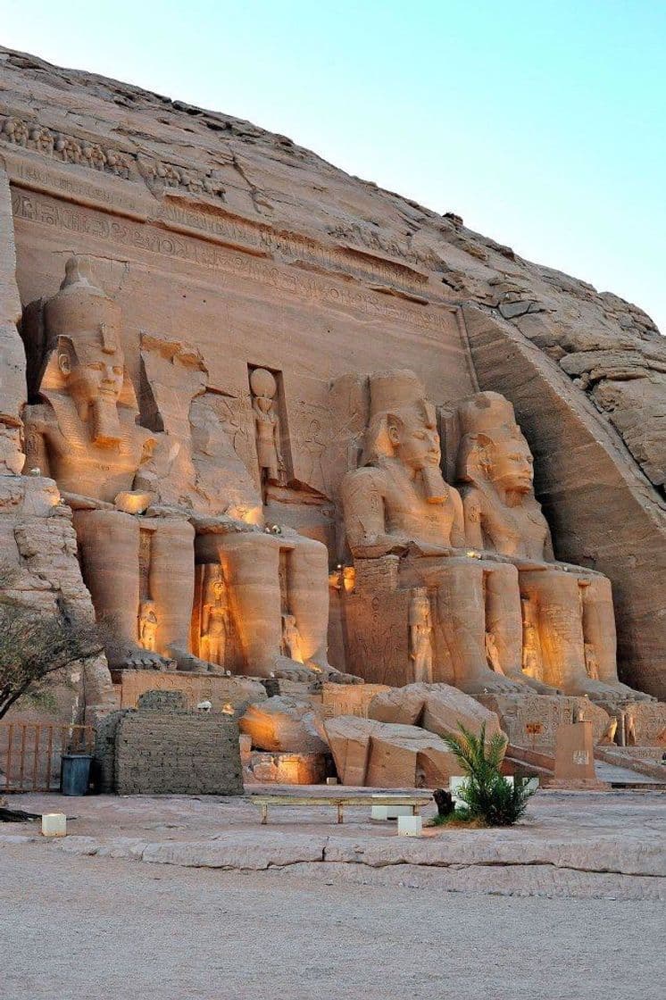 Place Abu Simbel