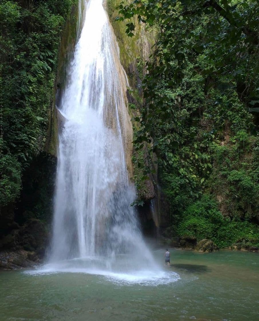 Lugar Cascada Chuveje