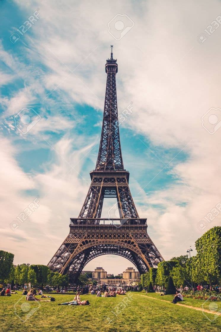 Place Torre Eiffel