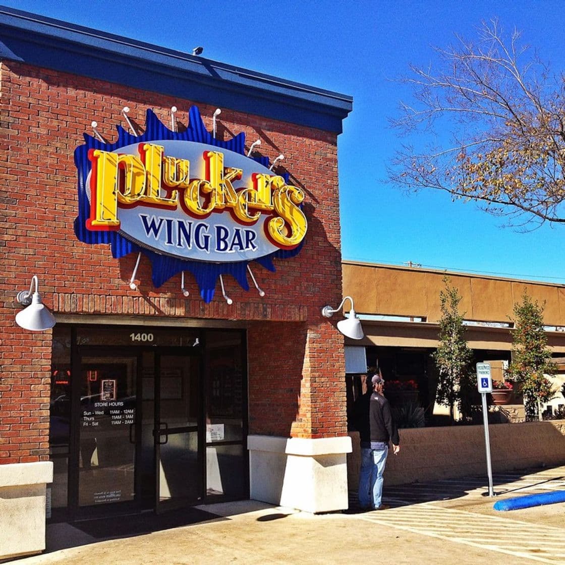 Restaurants Pluckers Wing Bar